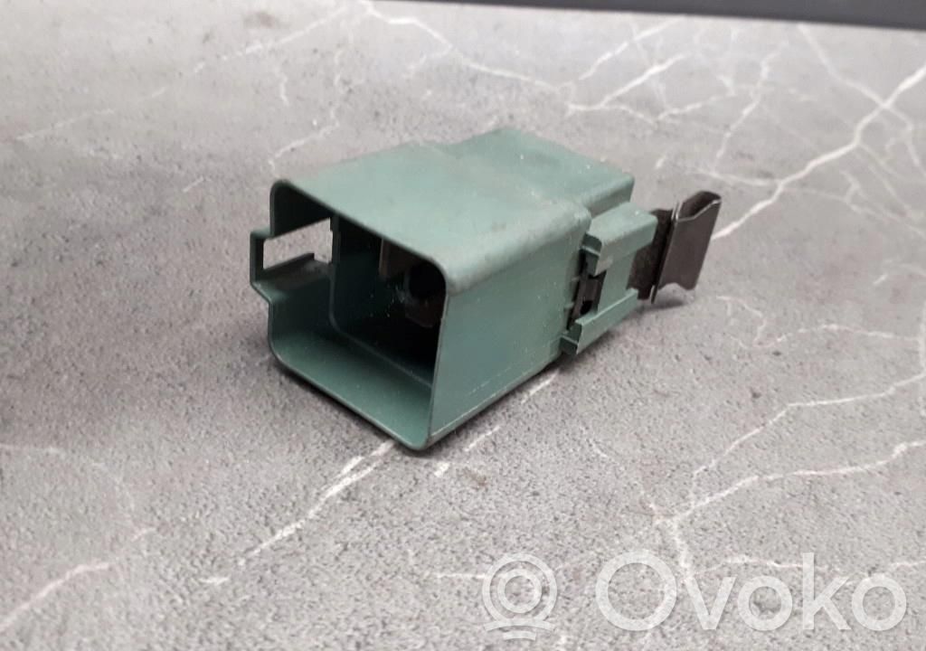 Ford Escort Polttoainepumpun rele 