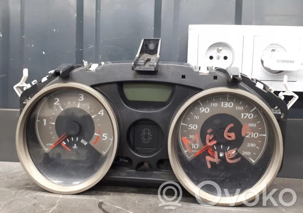 Renault Megane II Speedometer (instrument cluster) 