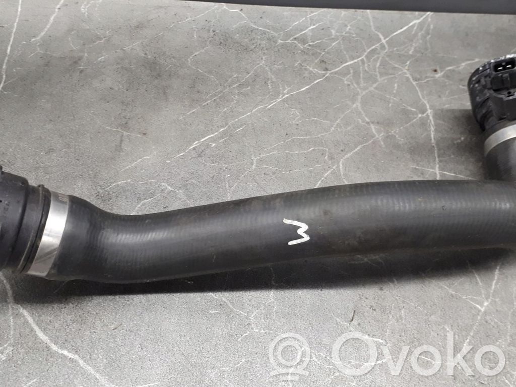 BMW 5 E60 E61 Conductă/furtun lichid de răcire motor 
