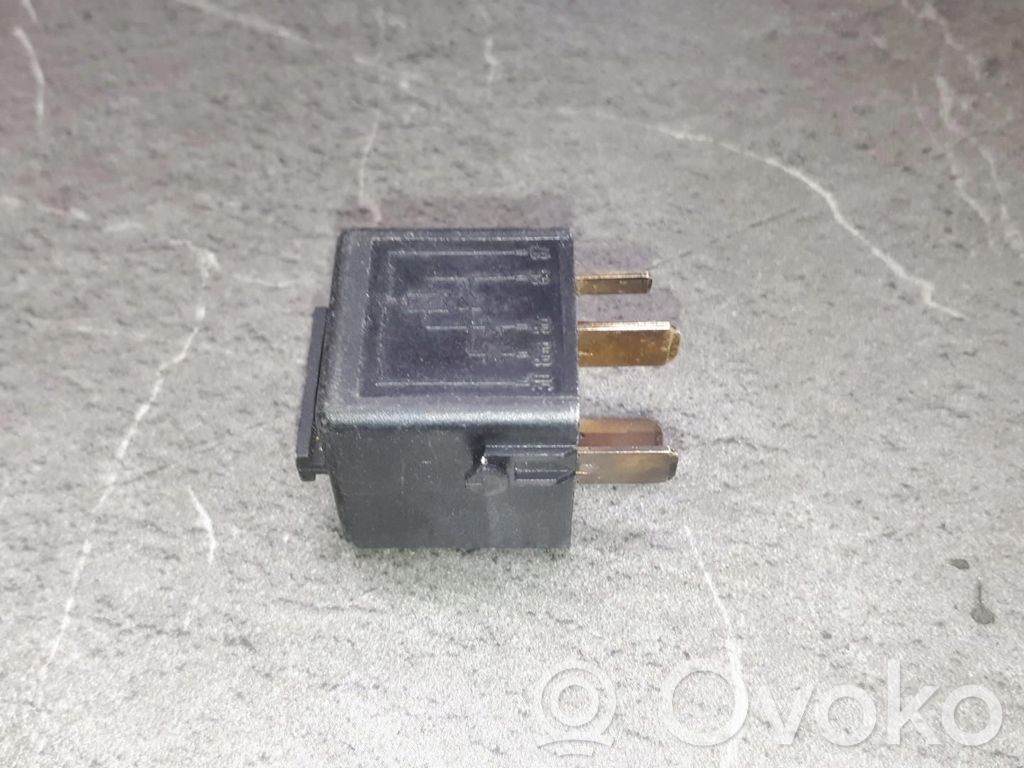BMW Z3 E36 Fuel pump relay 