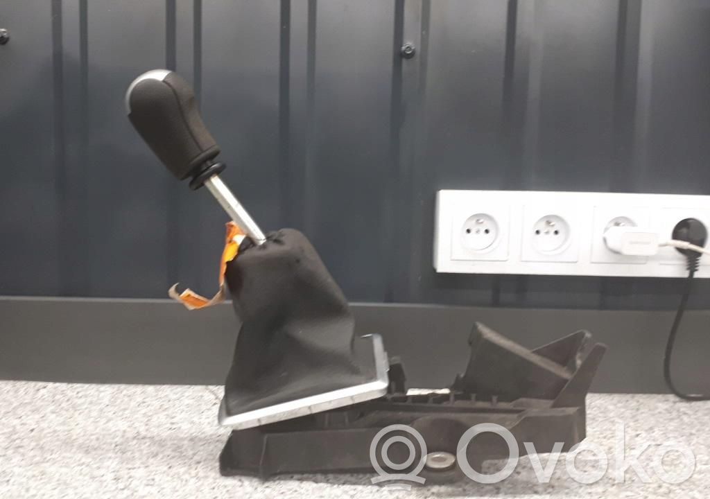 Sélecteur de vitesses   4M5R7C453DA