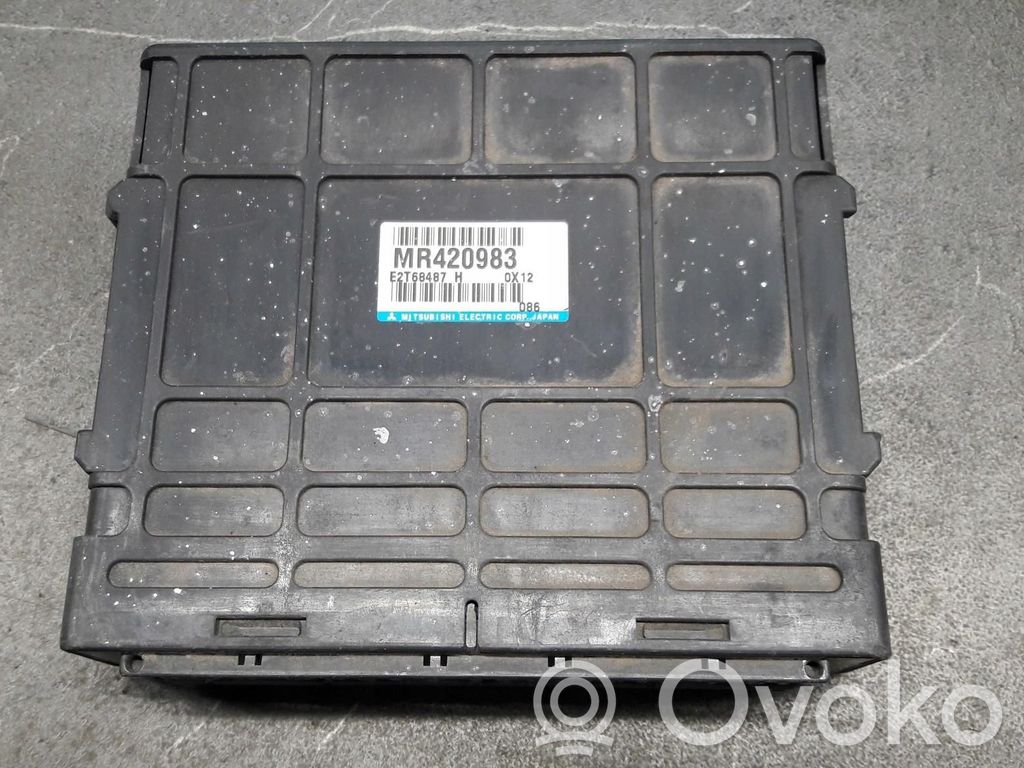 Engine control unit/module ECU   MR420983