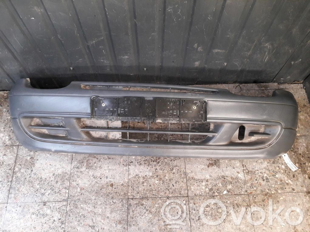 Renault Twingo I Parachoques delantero 