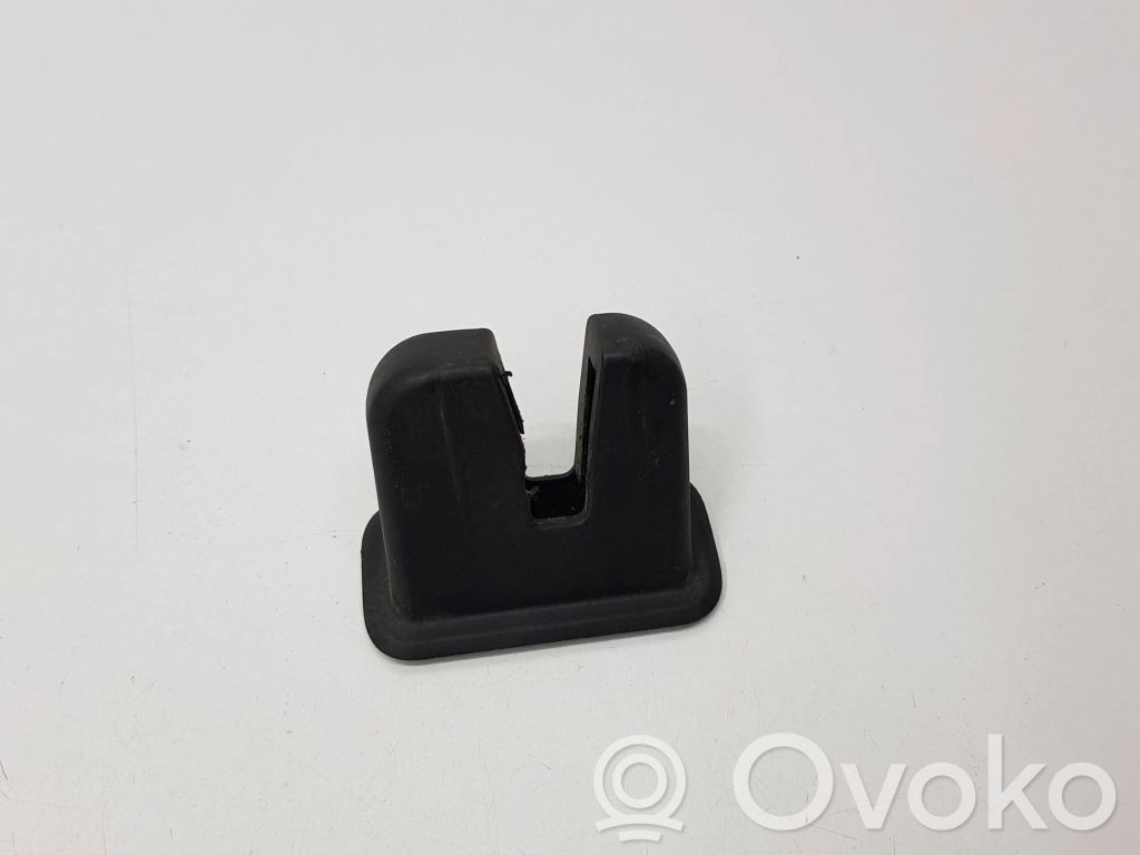 Audi A4 S4 B8 8K Tailgate/boot lid lock trim 