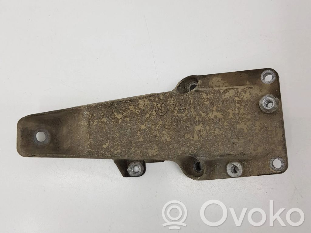 BMW X3 E83 Engine mounting bracket 
