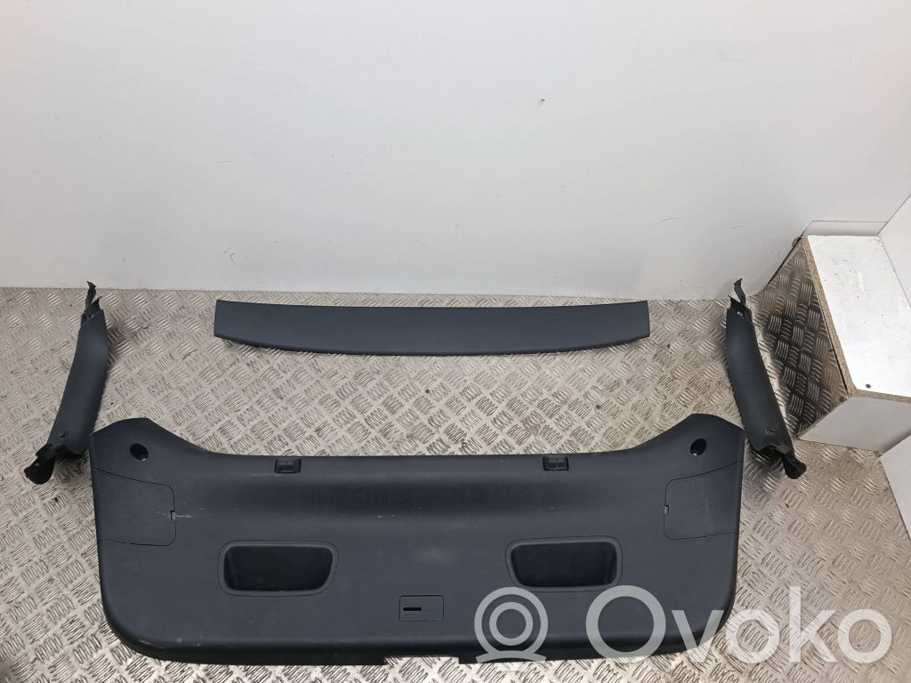 KIA Ceed Tailgate/boot cover trim set 
