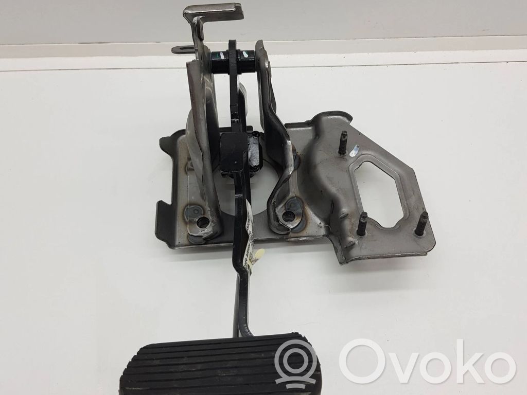 Peugeot 208 I Pedal de freno 