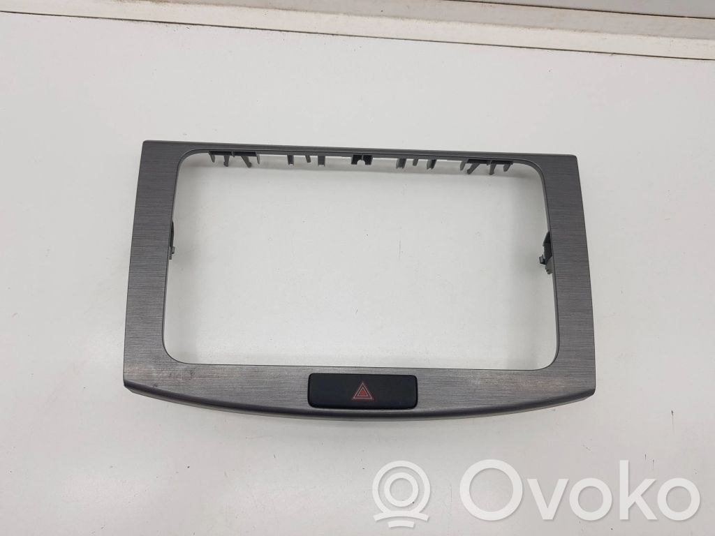 Volkswagen PASSAT B7 Konsola środkowa / Radio / GPS 