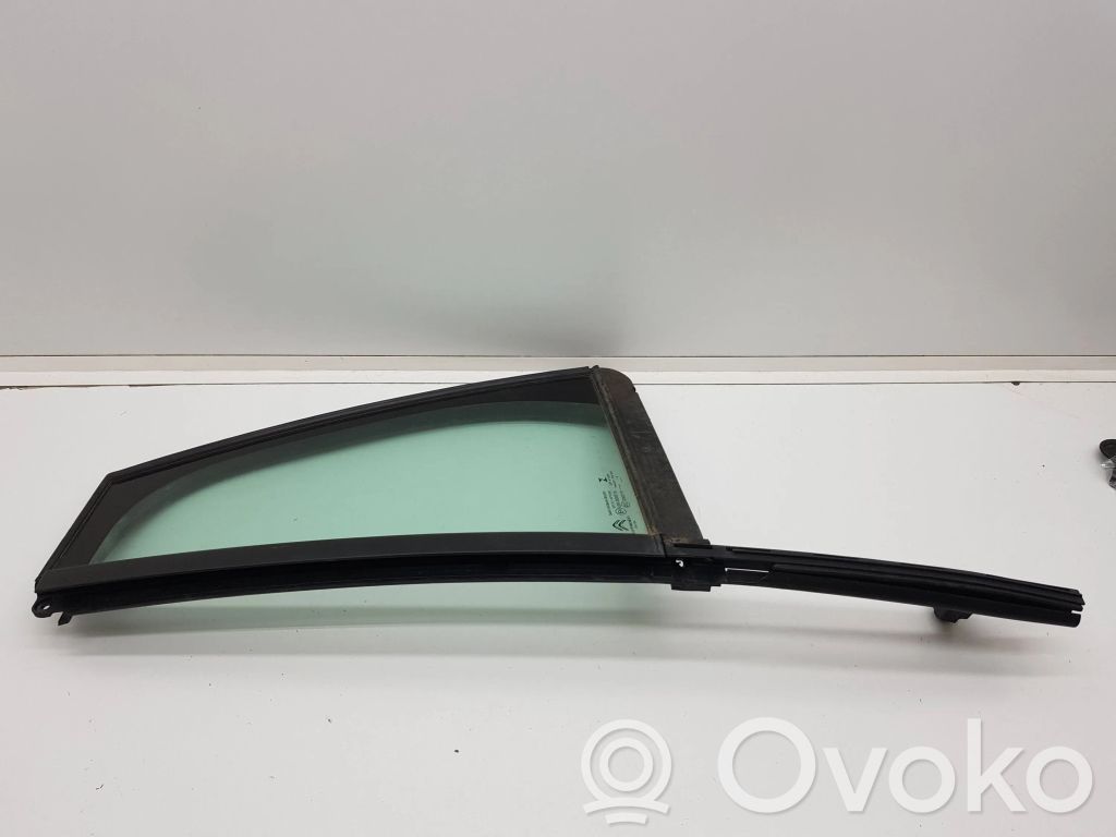 Citroen C4 Grand Picasso Ventanilla de ventilación de la puerta trasera 