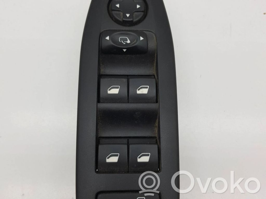 Peugeot 208 I Electric window control switch 