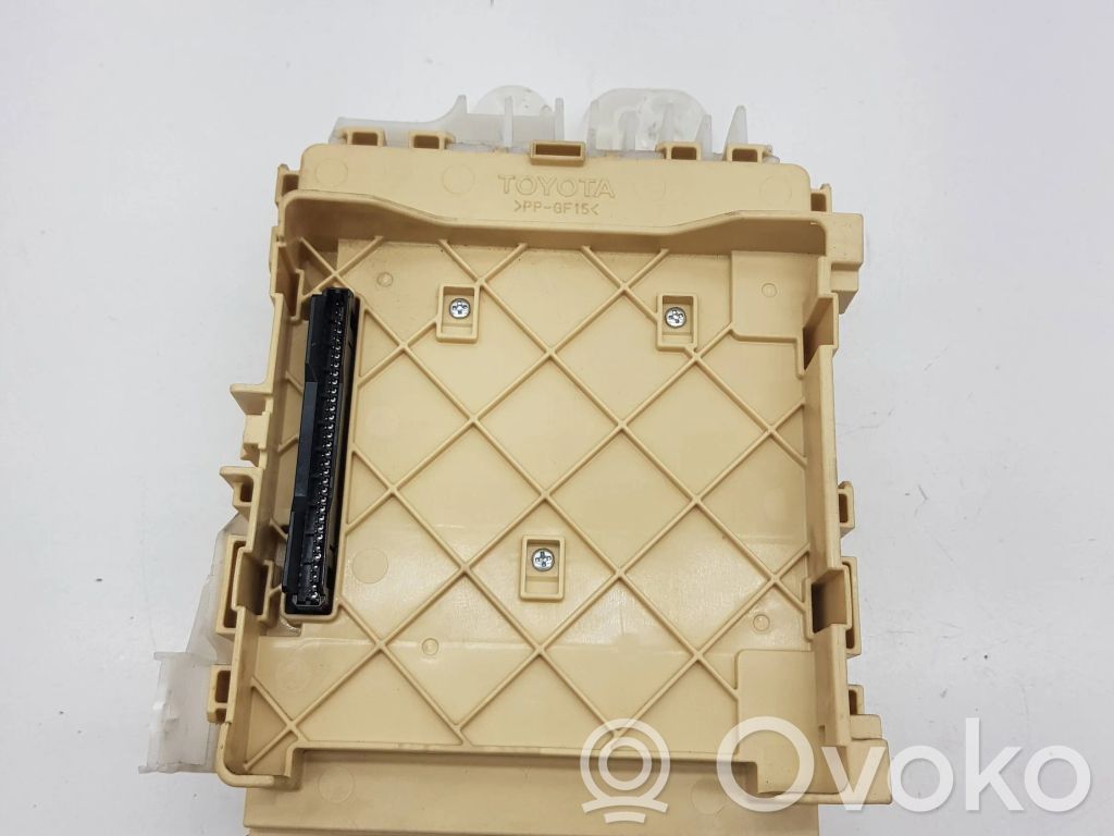Toyota Auris E180 Sulakemoduuli 