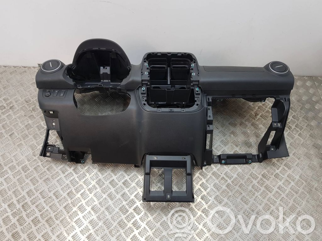 Dashboard   681006637R