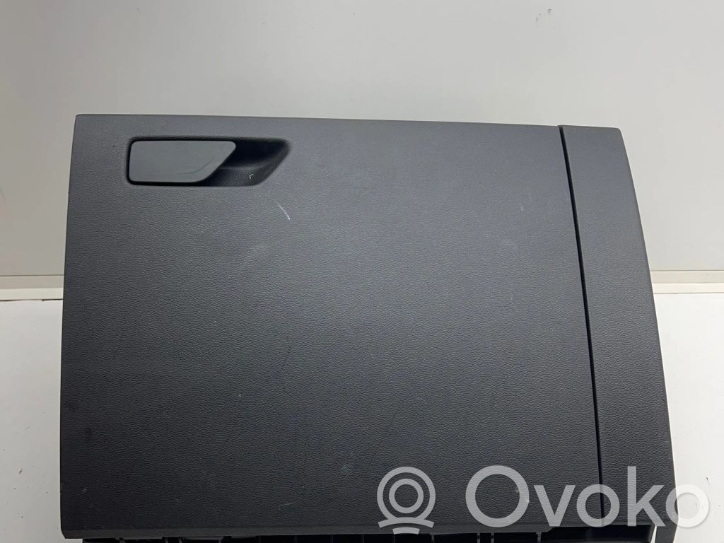 Skoda Kamiq Juego guantera 