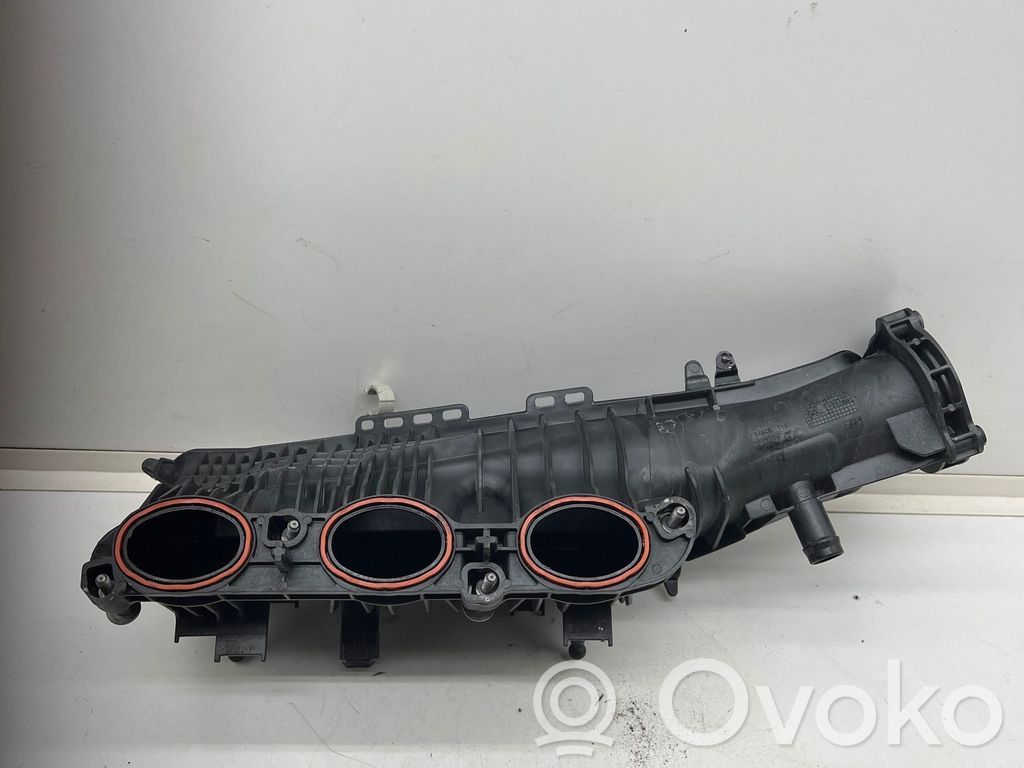 BMW 2 F46 Colector de admisión 