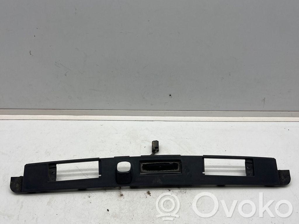 KIA Ceed Trunk door license plate light bar 
