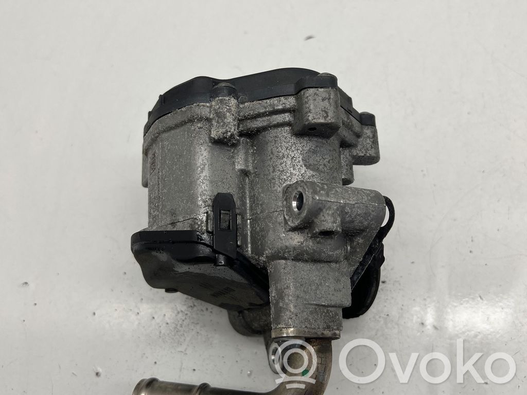 Volkswagen PASSAT B8 Válvula EGR 