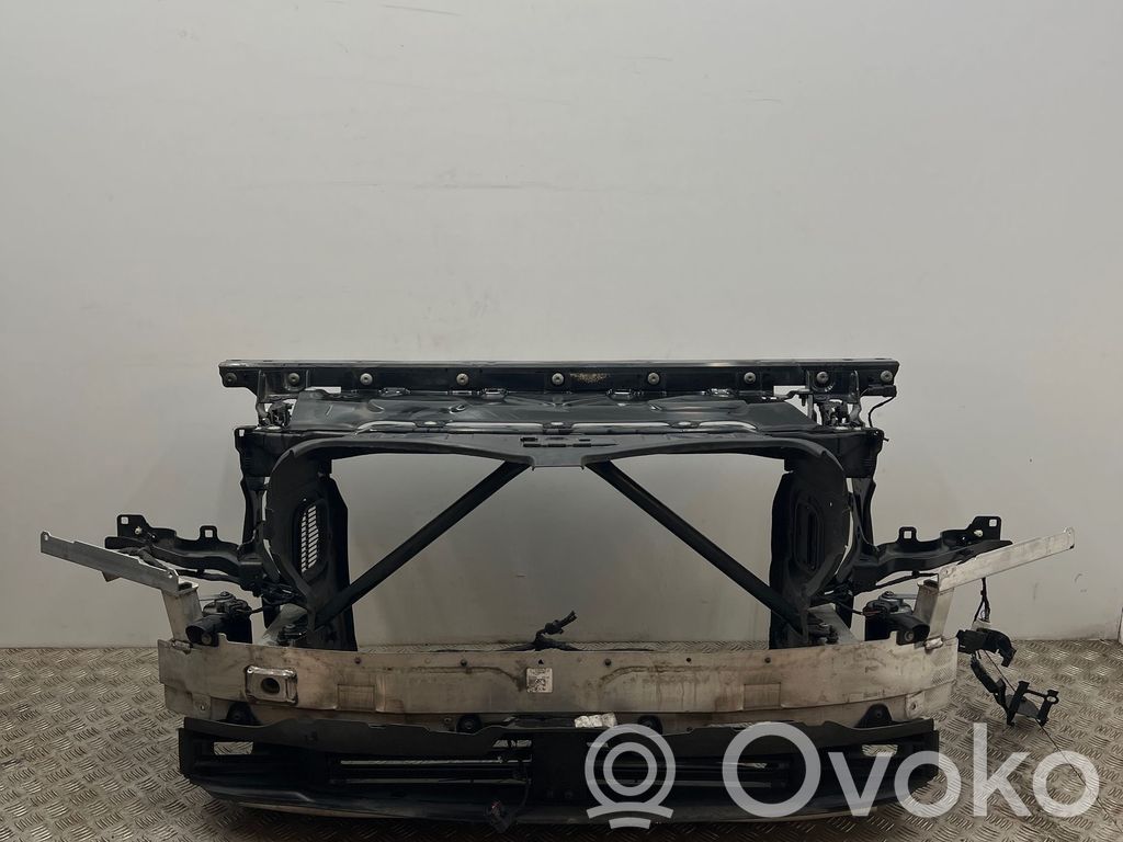 BMW X5 G05 Pas przedni 