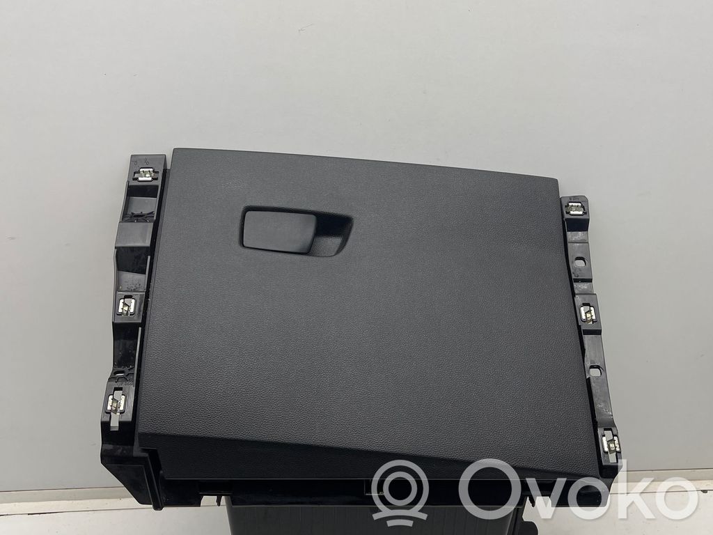 Renault Clio V Glove box 