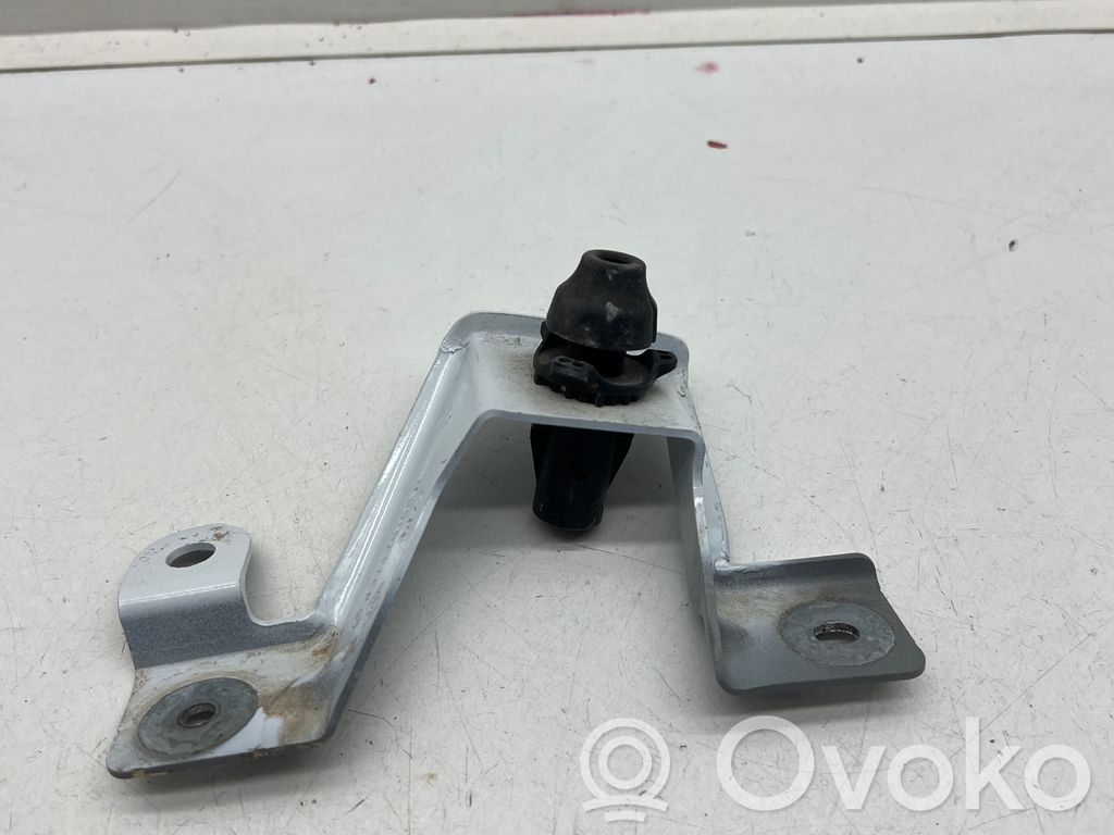 Renault Clio V Fender mounting bracket 