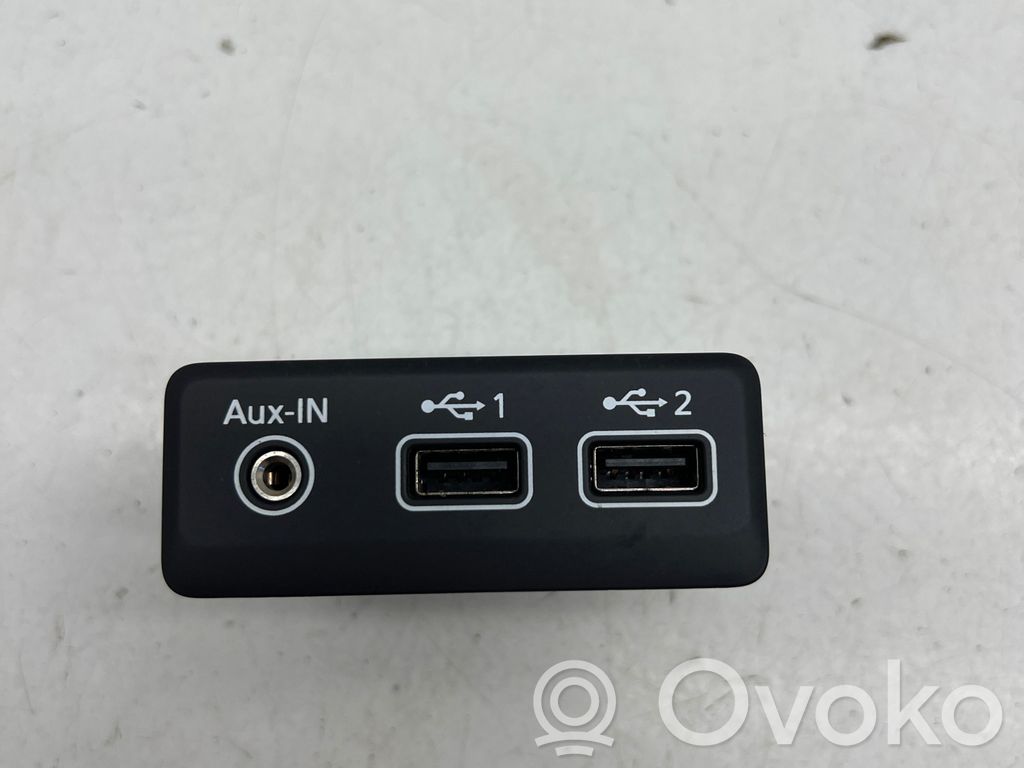 Renault Megane IV Enchufe conector USB 