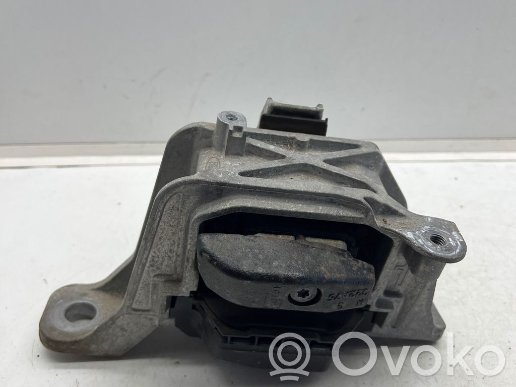 Ford Focus Engine mount bracket 