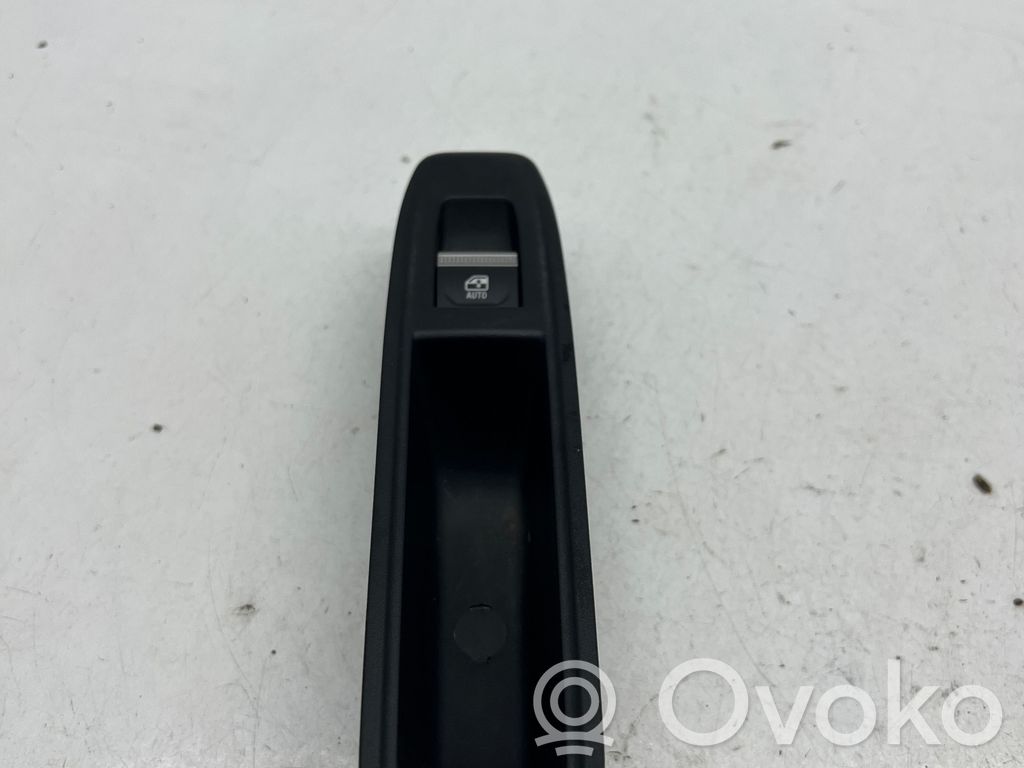 Renault Megane E-Tech Electric window control switch 