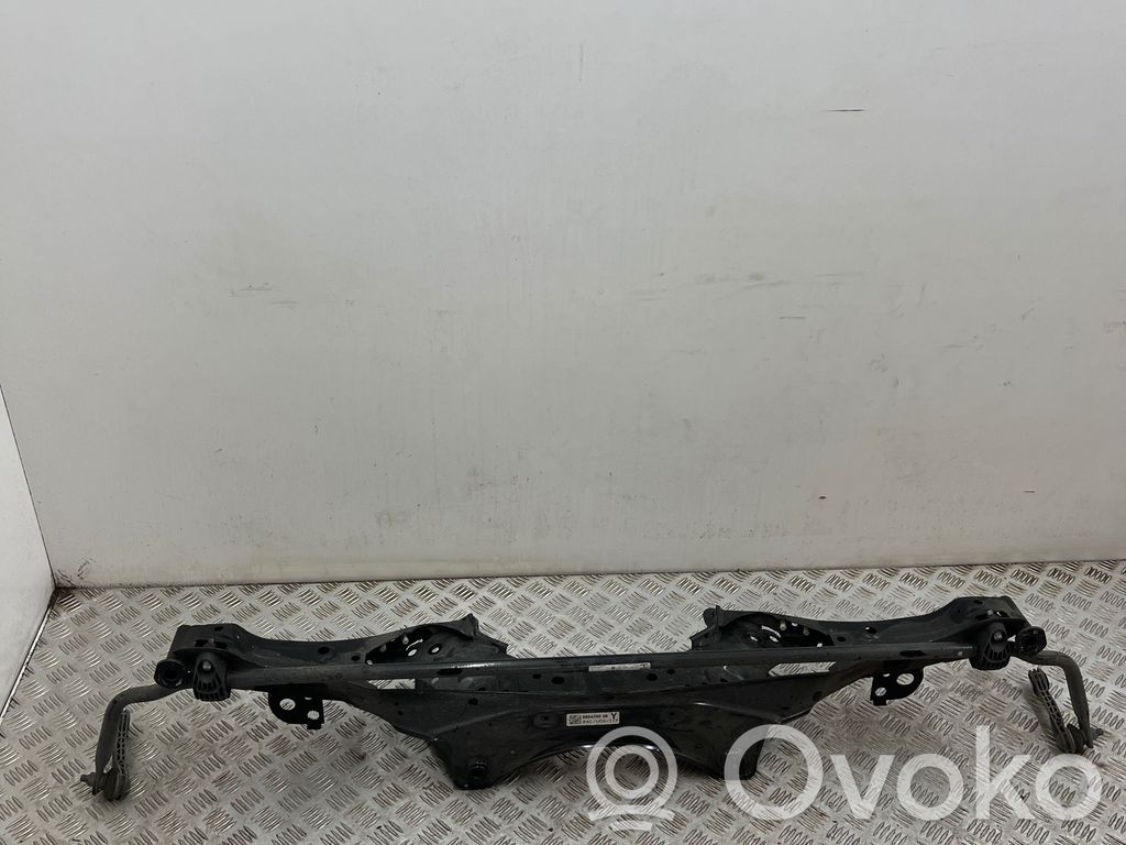 BMW X1 U11 Taka-apurunko 