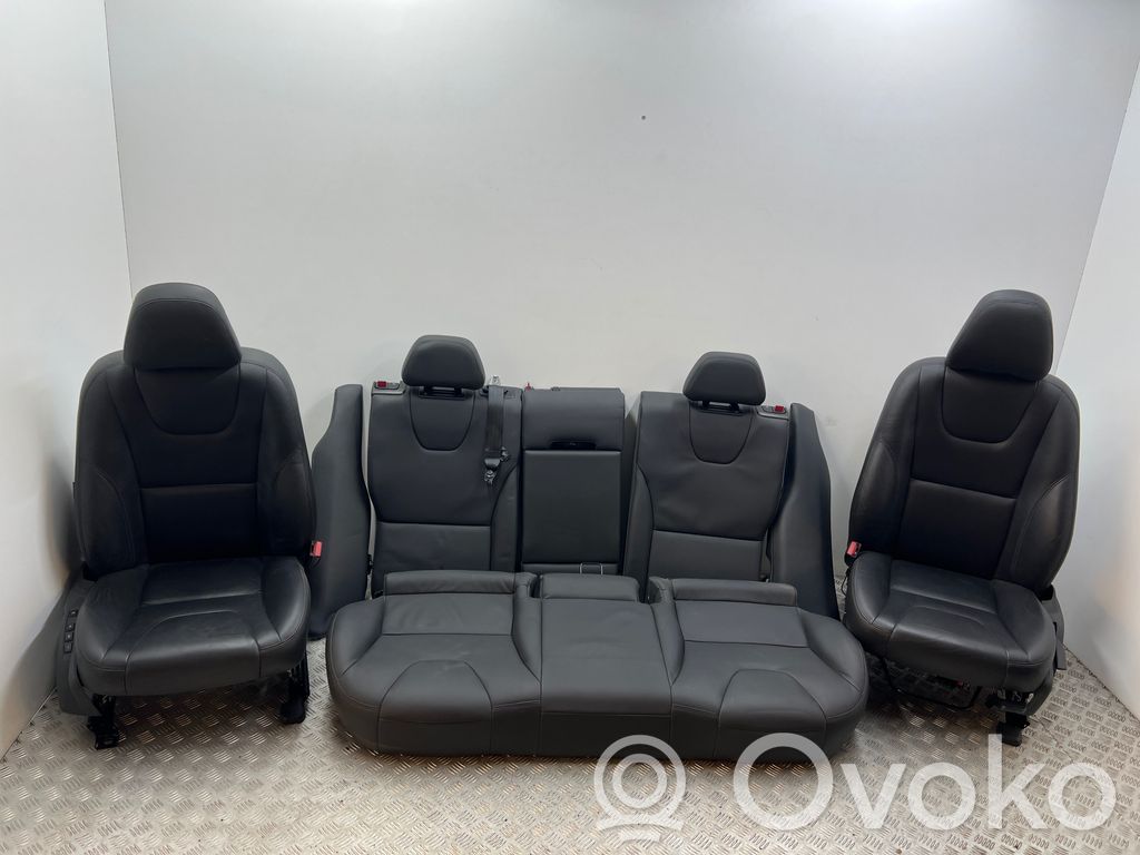 Interior set