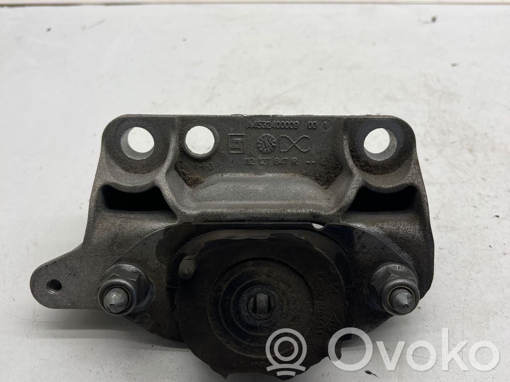 Renault Twingo III Engine mount bracket 