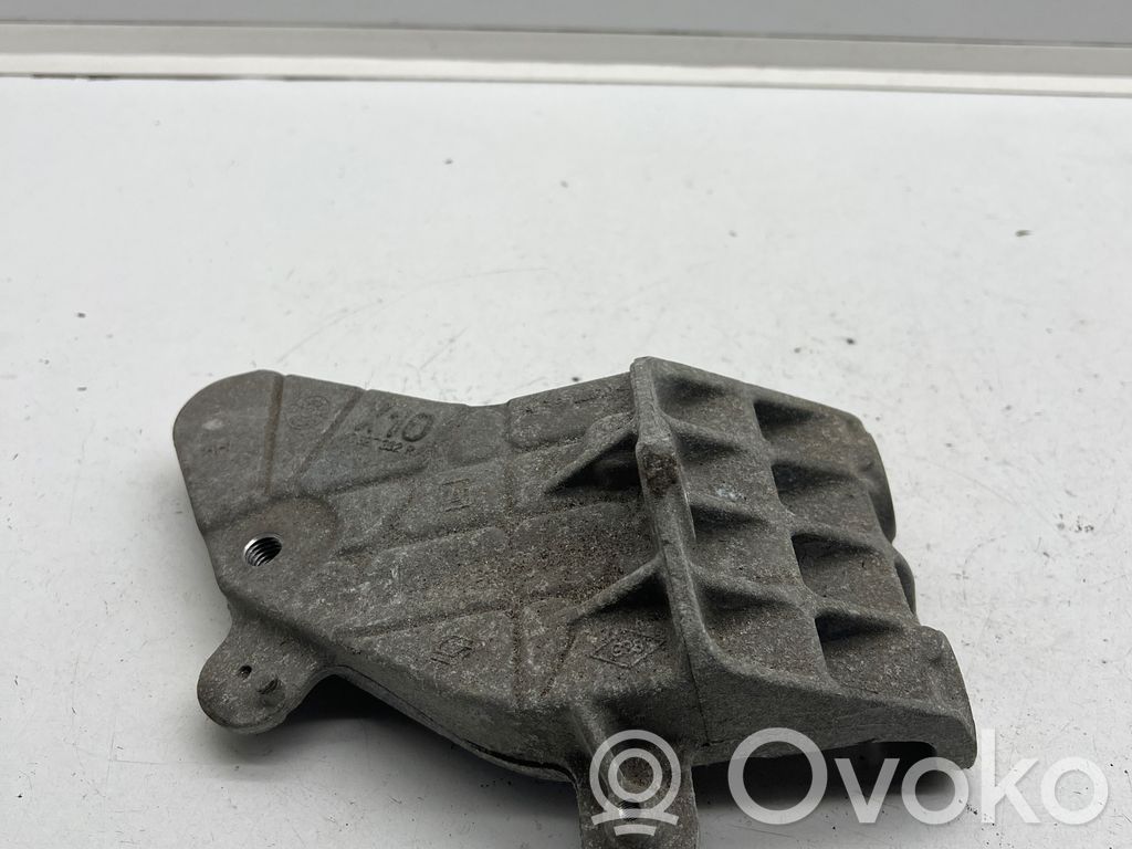 Renault Zoe Engine mounting bracket 