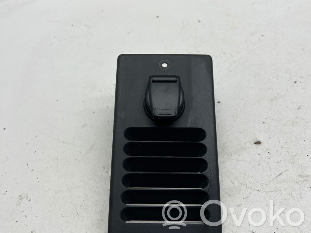 Renault Trafic III (X82) Grilă ventilație spate 