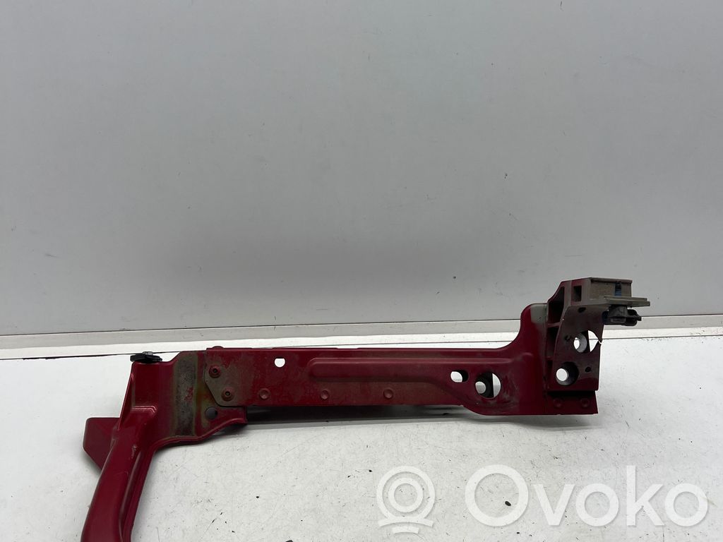 Jaguar XE Headlight/headlamp mounting bracket 