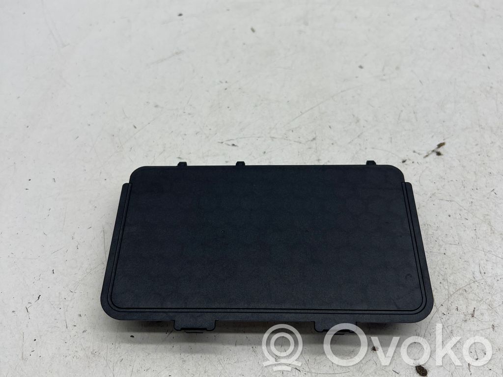 Volkswagen Golf VIII Wireless charging module 