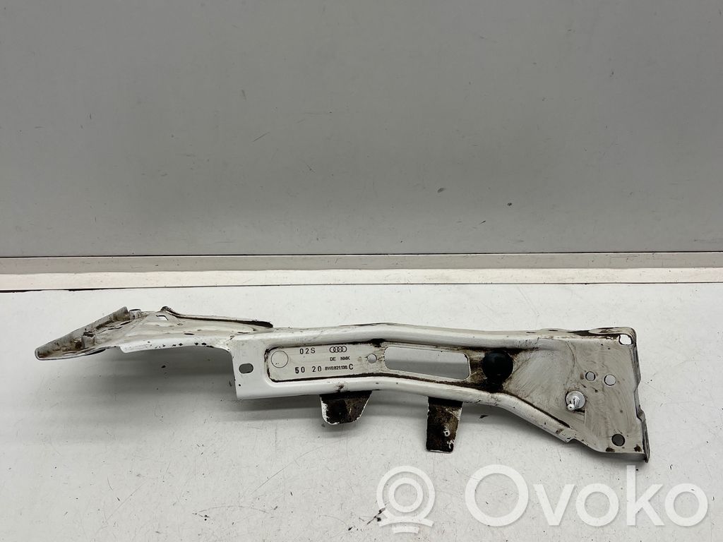 Audi A4 S4 B9 8W Uchwyt / Mocowanie błotnika przedniego 