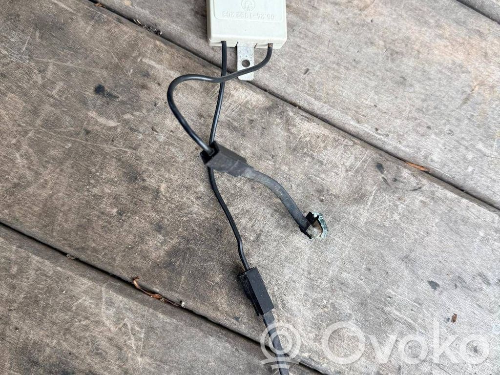 BMW 5 E34 Aerial antenna amplifier 