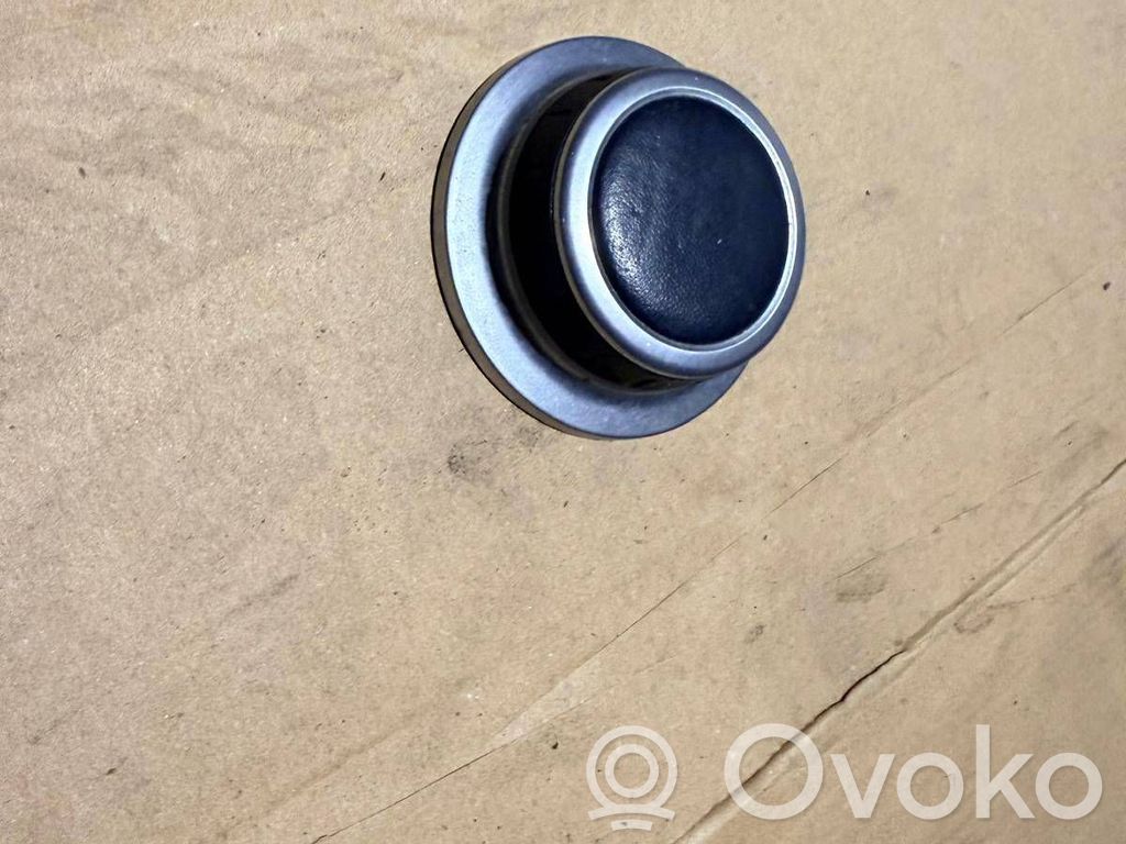 BMW 5 E60 E61 Radio/GPS head unit trim 