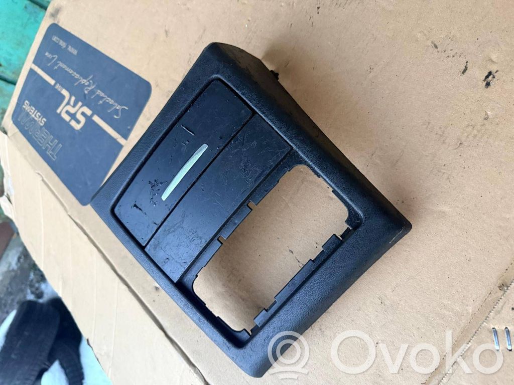 BMW 3 E90 E91 Rear air vent grill 