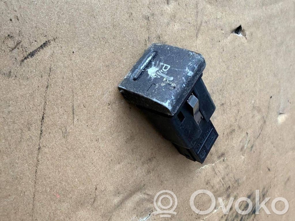 Interruptor del sensor de aparcamiento (PDC)   8E2919281A