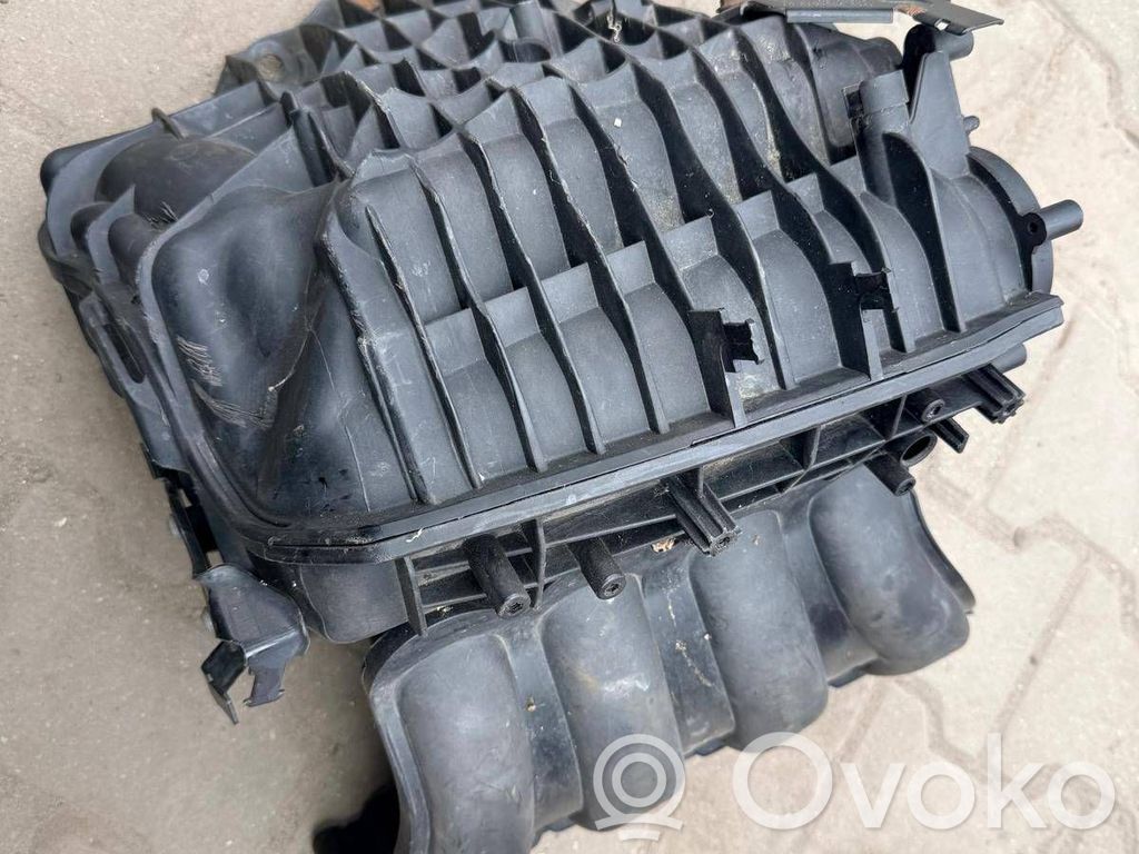 BMW 1 E81 E87 Intake manifold 
