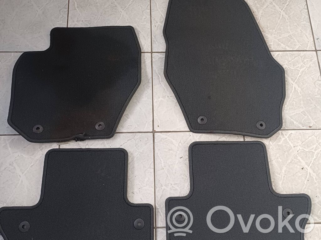 Car floor mat set