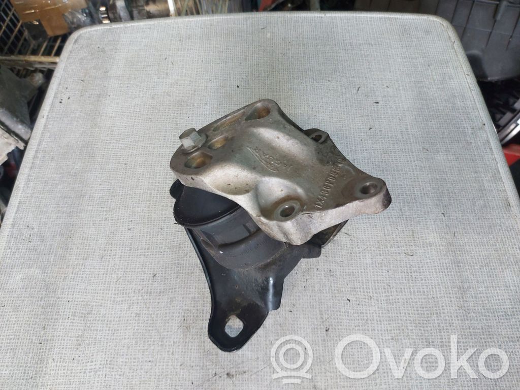 Jaguar X-Type Engine mounting bracket 