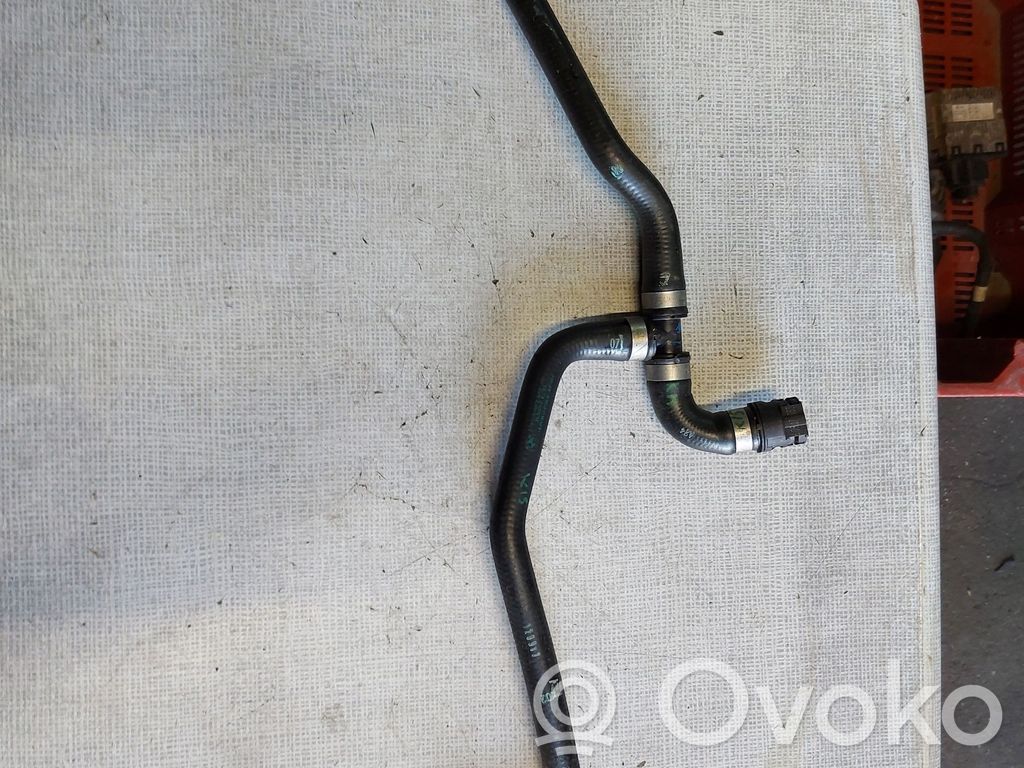 BMW 5 G30 G31 G38 Conductă/furtun lichid de răcire motor 