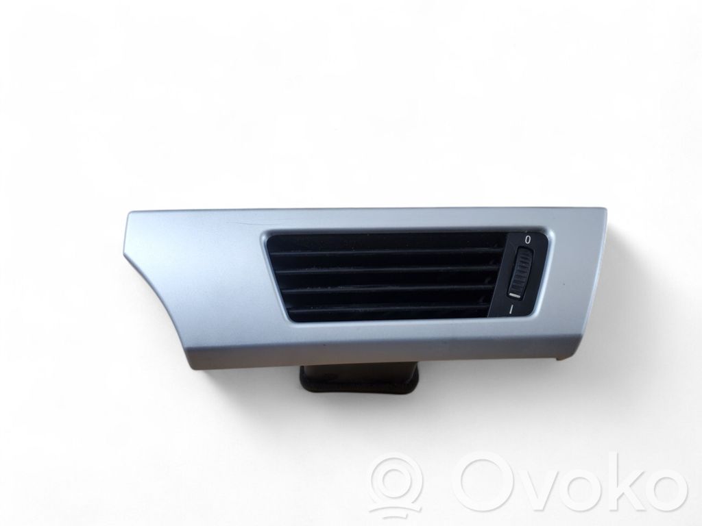 BMW 3 E90 E91 Centrālais gaisa ventilācijas režģis 