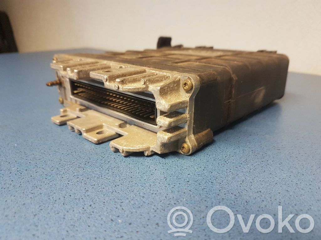 Volkswagen PASSAT B4 Engine control unit/module 