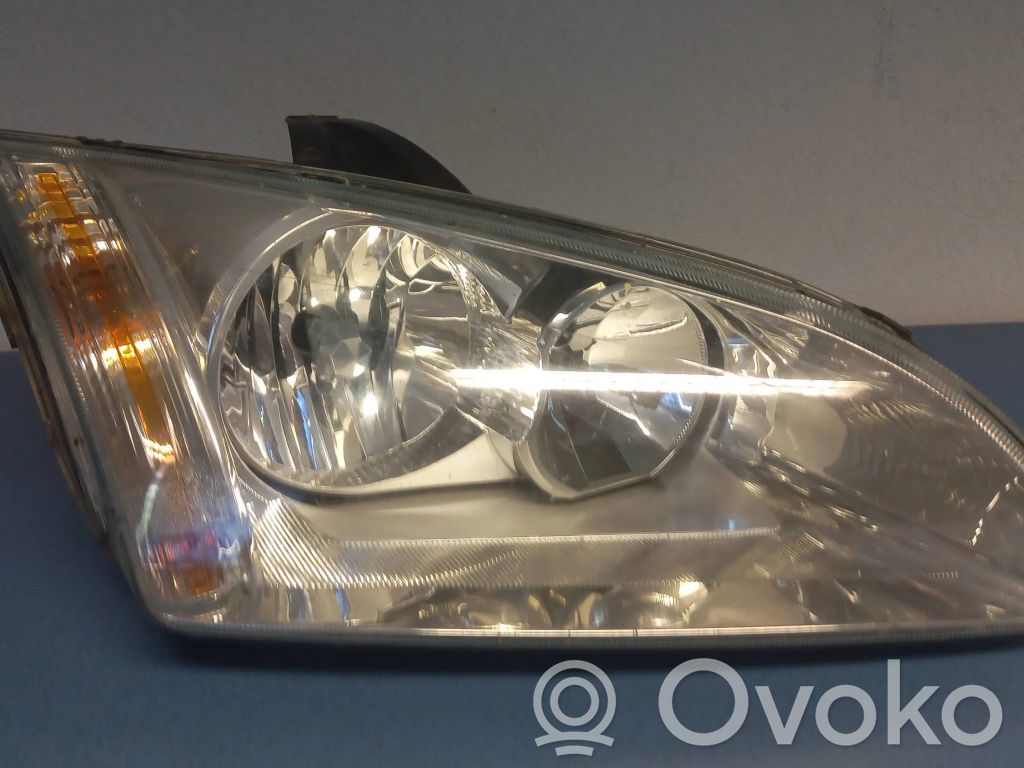 Ford Focus Headlight/headlamp 