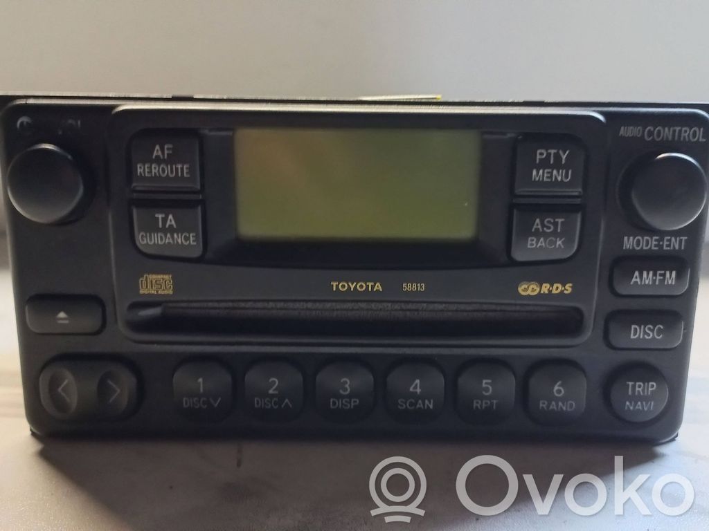 Toyota Avensis Verso Panel / Radioodtwarzacz CD/DVD/GPS 