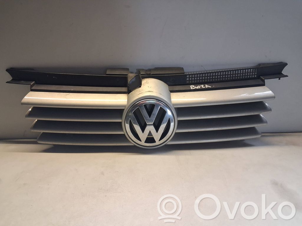 Volkswagen Bora Etusäleikkö 