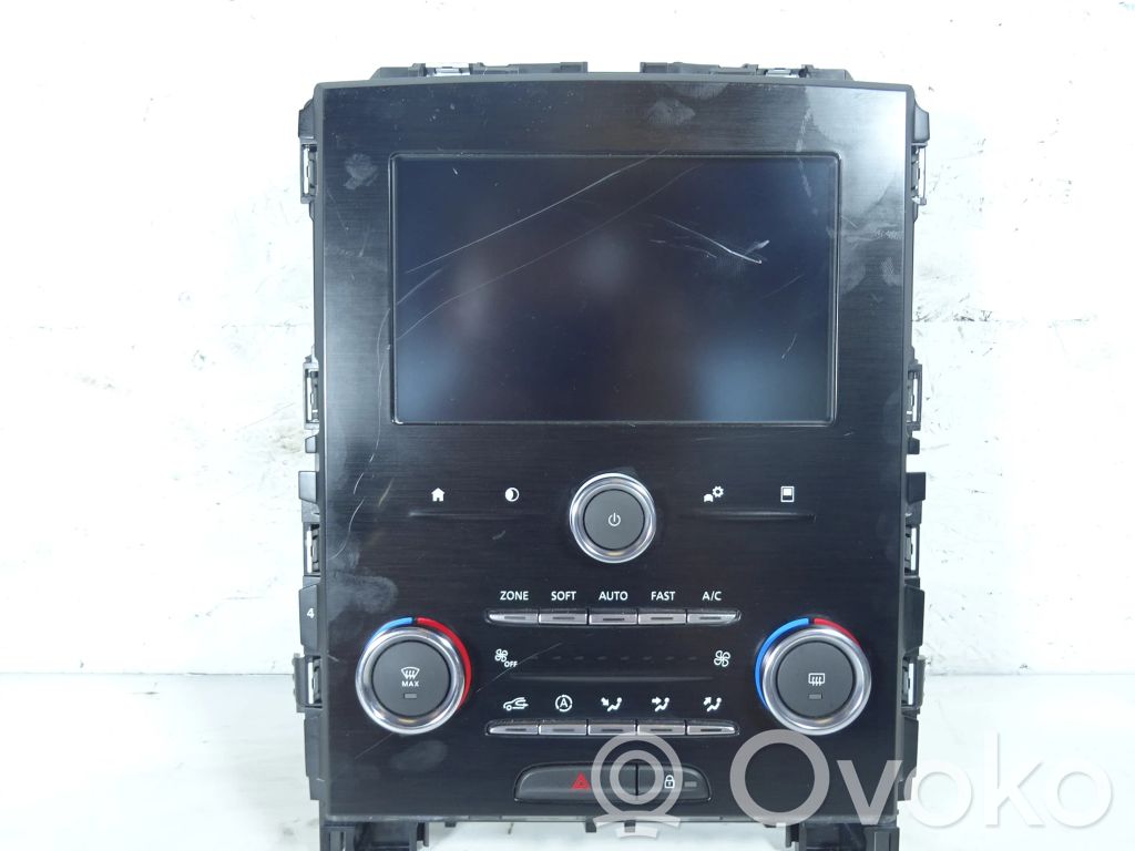 Panel / Radioodtwarzacz CD/DVD/GPS   280901189R,280901189R