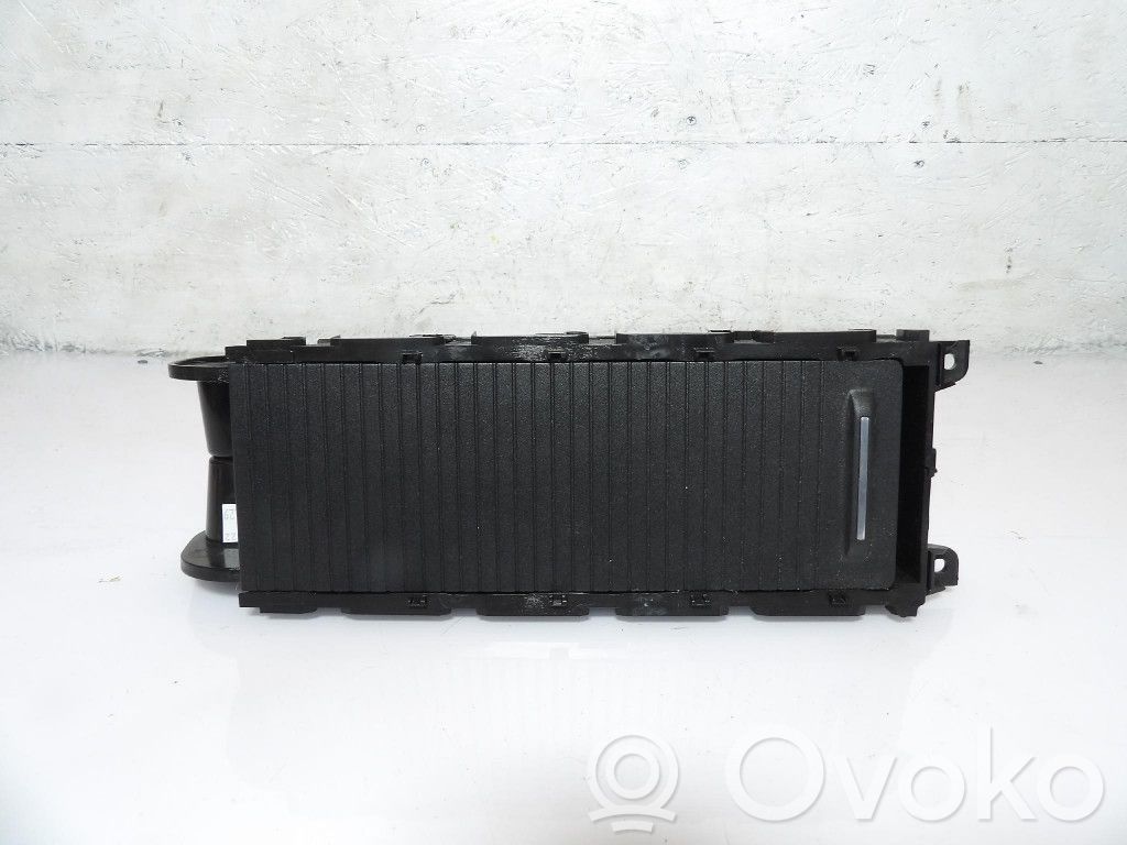 Ford Focus Schowek deski rozdzielczej 