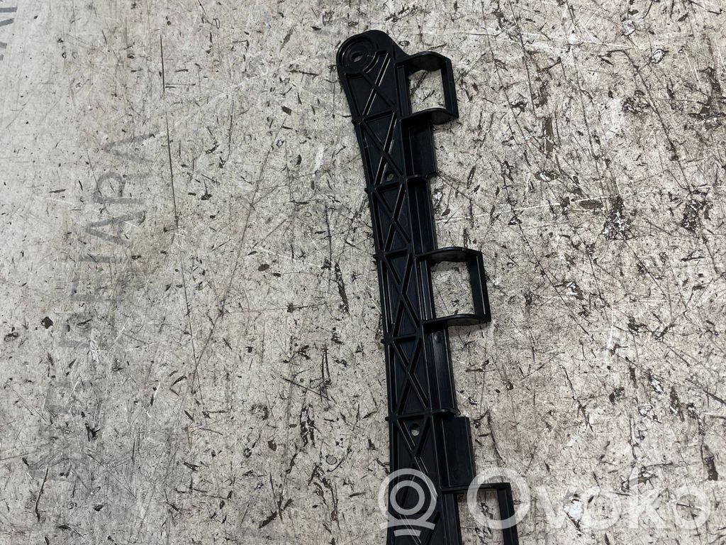 BMW 5 E60 E61 Other engine bay part 